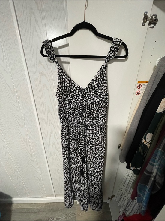 Dex Dresses & Skirts - Dex Black and White Floral maxi dress